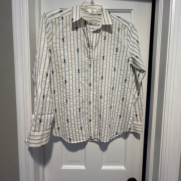 Striped button down shirt white with beautiful details. - Picture 1 of 4